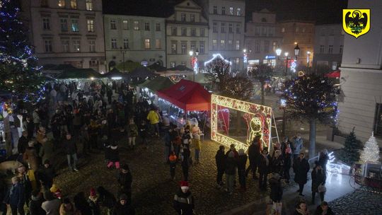 Świąteczna atmosfera na paczkowskim rynku. Jarmark, który połączył mieszkańców
