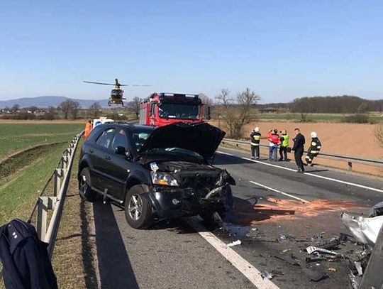 4 osoby zostały ranne, w tym jedna ciężko "czołówka" pod Otmuchowem.