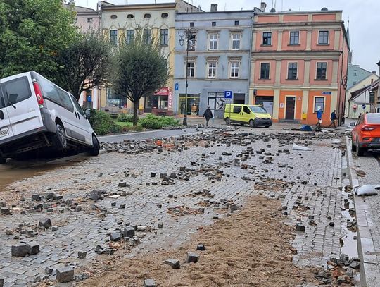 Głuchołazy się wyludniają. W rok zniknęło ponad tysiąc mieszkańców
