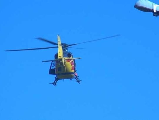 Helikopter lądował na rondzie, niestety mężczyzny nie udało się uratować.