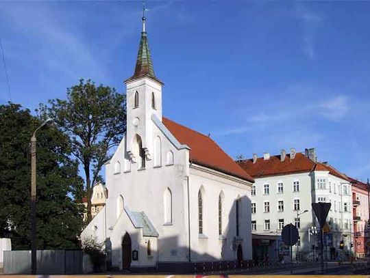 Kto wstanie na roraty może liczyć na pączki i ciepłe kakao.