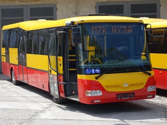 KURSY AUTOBUSÓW W ŚWIĘTA