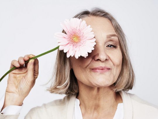 Menopauza – jak złagodzić objawy naturalnymi metodami i suplementacją?