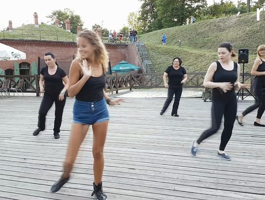 Miłość do tańca na forcie wodnym. WDK Laury Kropińskiej zaprezentowało swój dorobek.