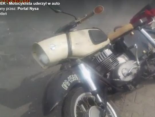 Motocyklista (pod wpływem) uderzył w samochód na Ujejskiego w Nysie