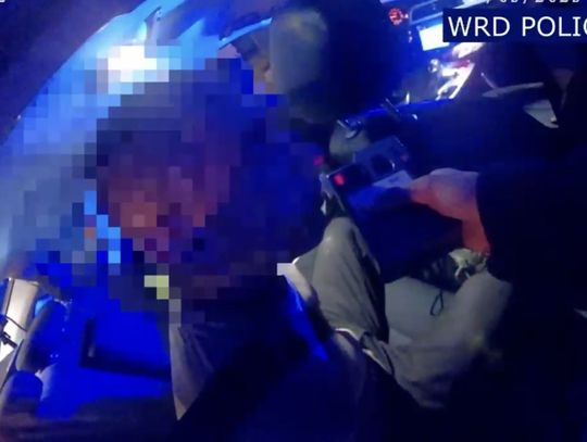 Nietrzeźwy i bez prawa jazdy zatrzymany po policyjnym pościgu
