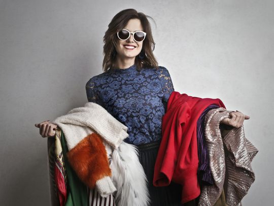 Paski do sukienki – jak dobrać profesjonalnie i stylowo