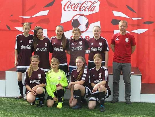 Piłkarki Gimnazjum nr 2 Nysa w Finale makroregionalnym