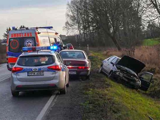 Policja apeluje o rozwagę. Zwolnij idzie jesień, a z nią trudne warunki drogowe.