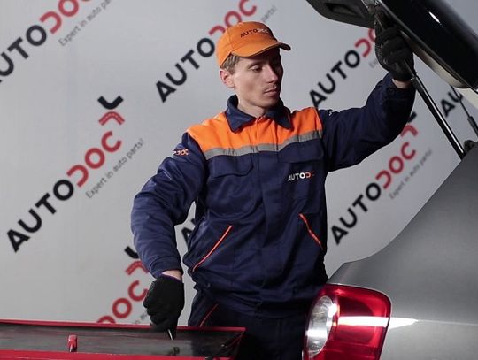 Samodzielna naprawa samochodu? Sprawdź, jakie to proste!