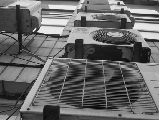Ścienny, kanałowy czy przenośny – który klimatyzator na 70m2 kupić w 2025 roku?