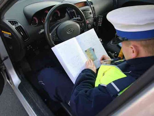 Stracił prawo jazdy przez pomyłkę... policjanta.