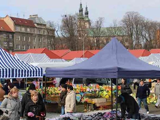 Targowisko na stadionie Stali otwarte