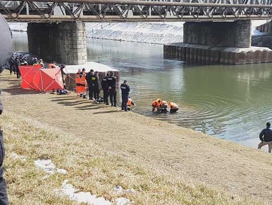 Tragiczny finał poszukiwań z rzeki wyłowiono zwłoki 21 latka