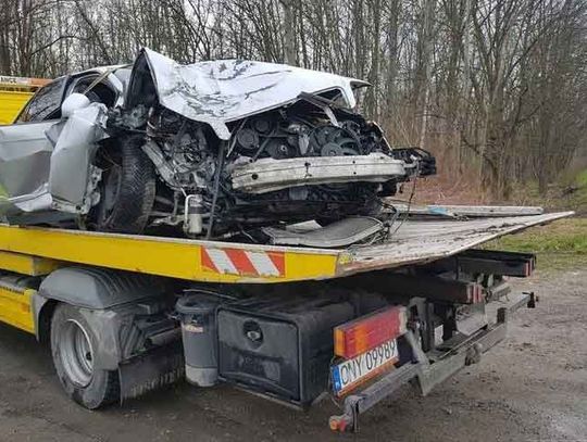 W wypadku pod Nysą zginęła pasażerka. Kierowca był kompletnie pijany. Miał prawie 4 promile!