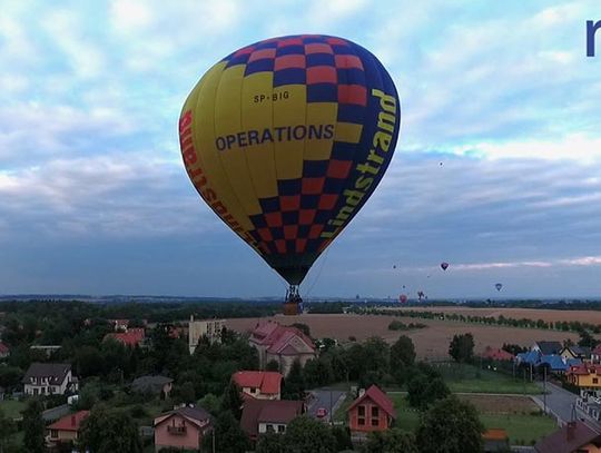 Wiadomości 14 sierpnia 2016 - Aeropiknik w Paczkowie, 21 balonów poszło w niebo.