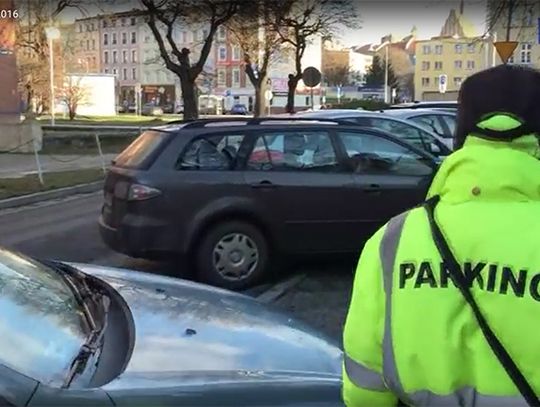 Wiadomości 3 lutego 2016 - Byli pracownicy parkingu przy ul. Skłodowskiej bez pracy, czują się oszukani.