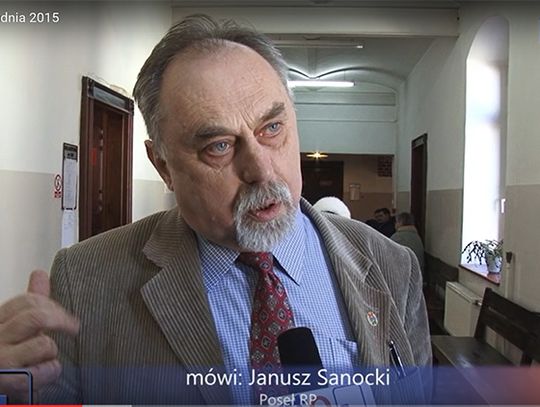 Wiadomości 9 grudnia 2015 - Janusz Sanocki parkuje gdzie chce i wyzywa strażników miejskich od matołów.