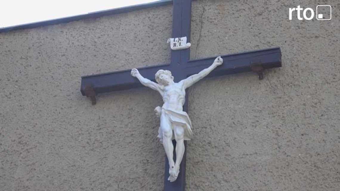 Maczetą w rzeźbę Jezusa, wandale w kościele Dominika w Nysie