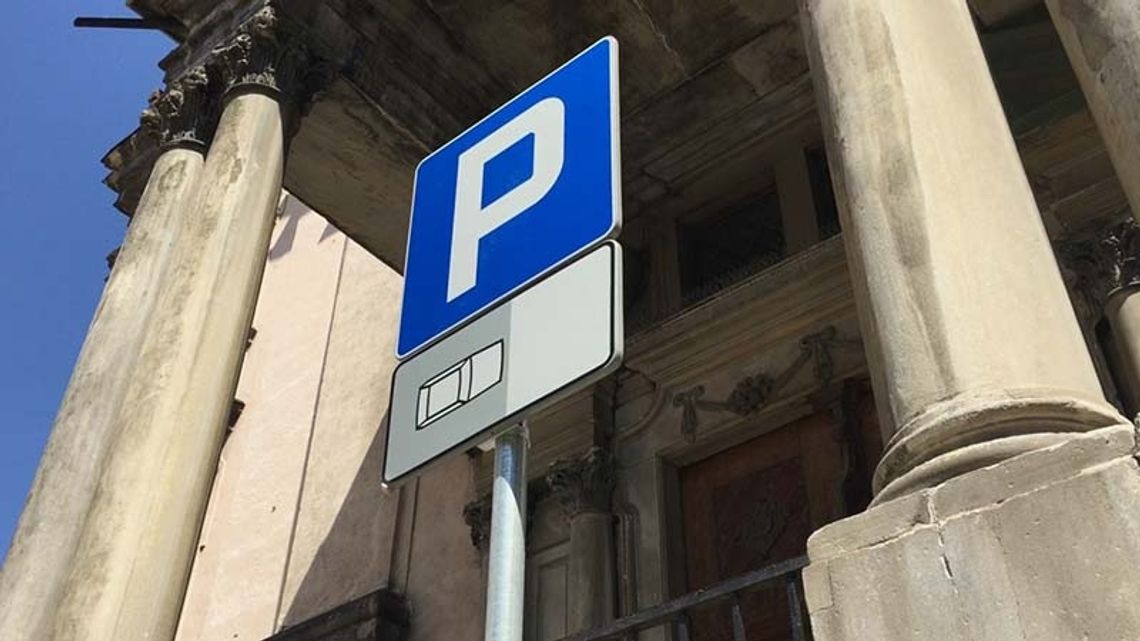 Wiadomości 12 maja 2016 - Gmina oficjalnie skapitulowała w sprawie strefy parkowania.