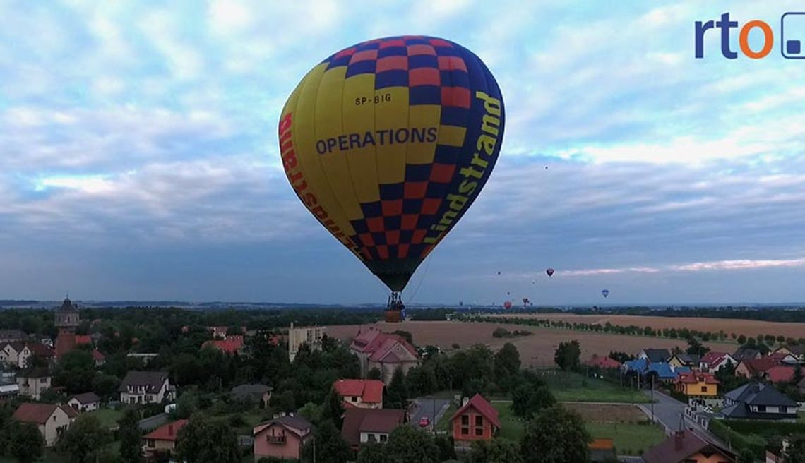 Wiadomości 14 sierpnia 2016 - Aeropiknik w Paczkowie, 21 balonów poszło w niebo.