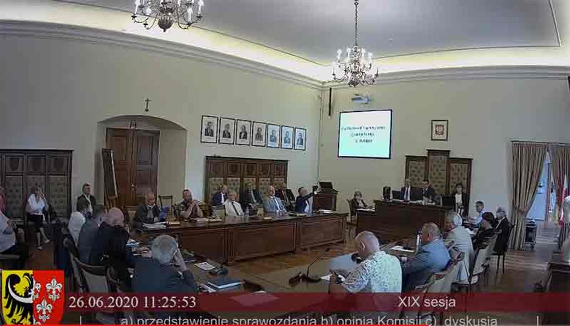 XIX sesja Rady Powiatu w Nysie 26 czerwca 2020 r - sesja wraca do muzeum - wideo