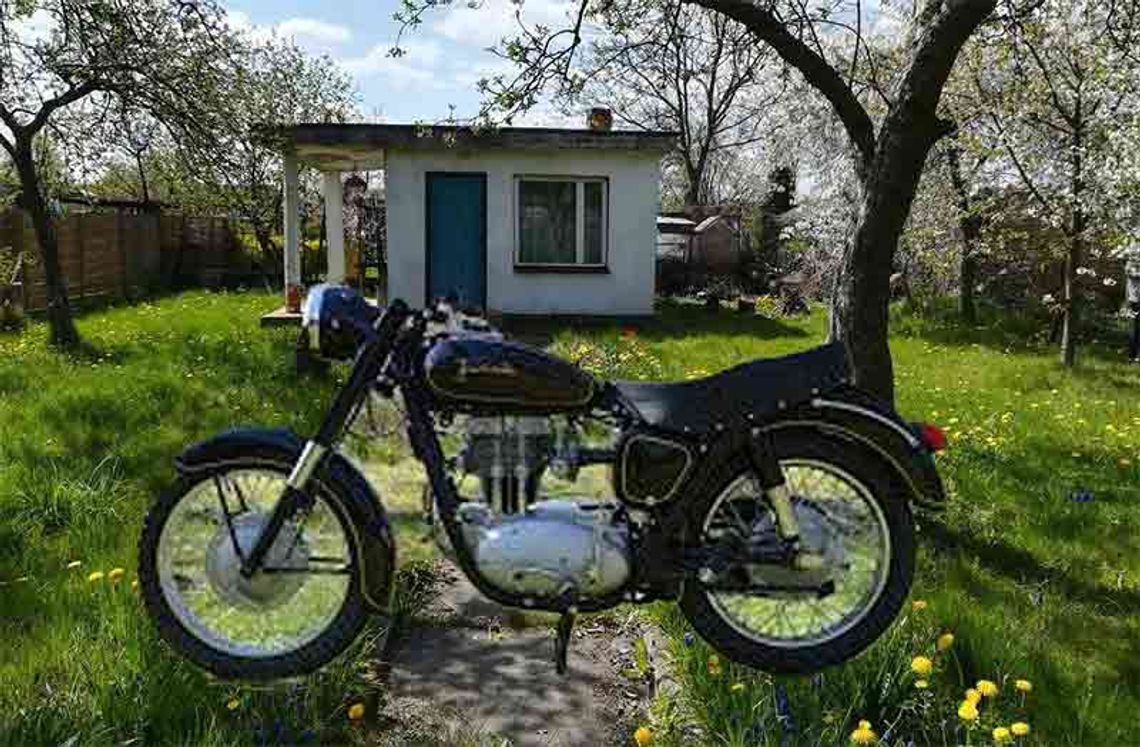 Zginął we własnym ogrodzie na motocyklu.